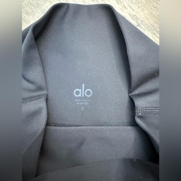 Alo Yoga Bike Shorts 7” Size Small - Picture 7 of 8